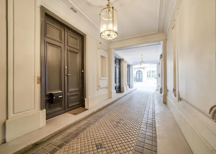 Beautiful Studio - Champs Elysees